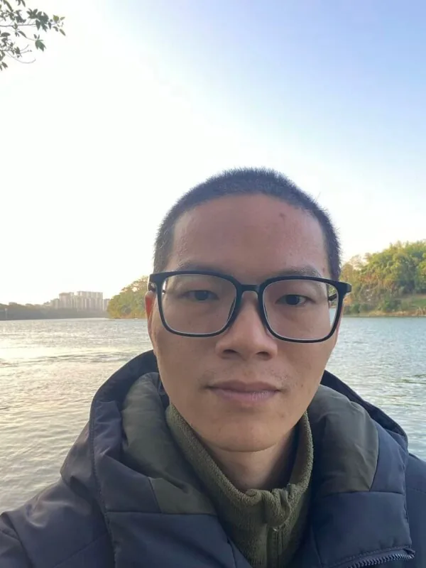 LingTong, founder of TropiStrand